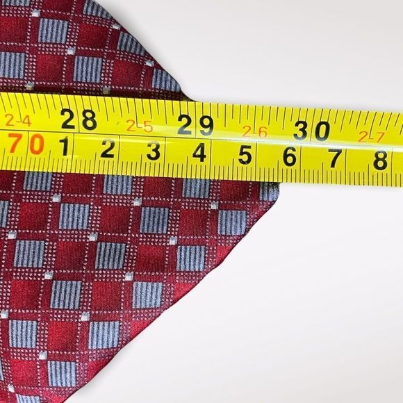 Arrow | 3/$15 Red & Gray Patterned Silk Tie - Picture 4 of 5